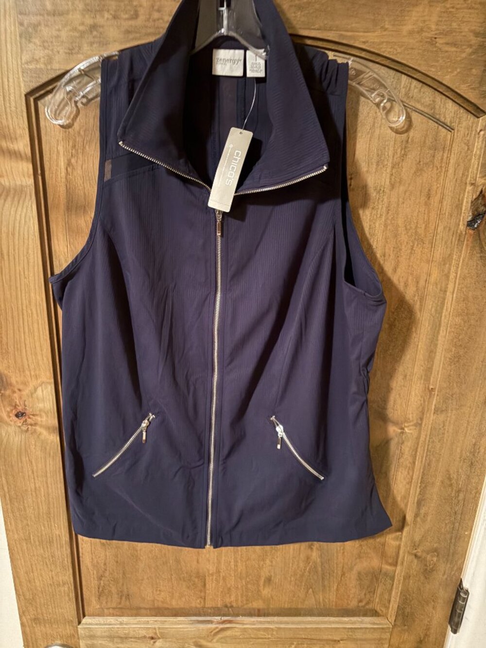 NWT Chico's Zenergy Navy Blue vest Chico's size 1-Medium. Great price-Activewear